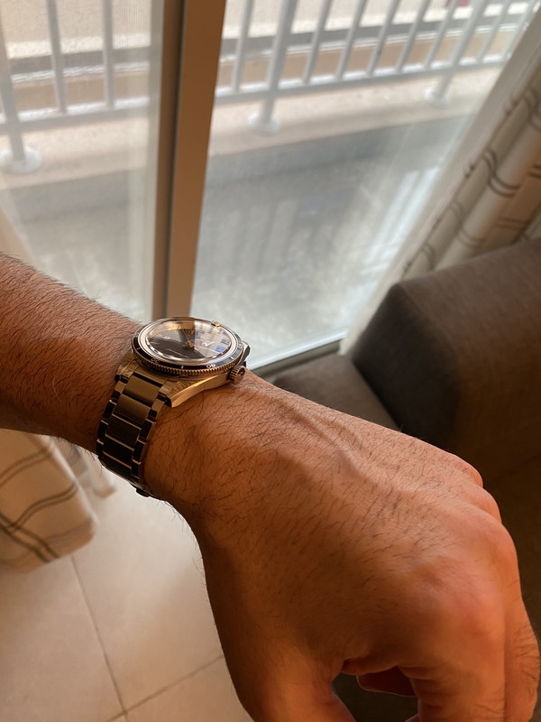 8E26E714-4A33-4AD5-8743-69261DE6B4A2