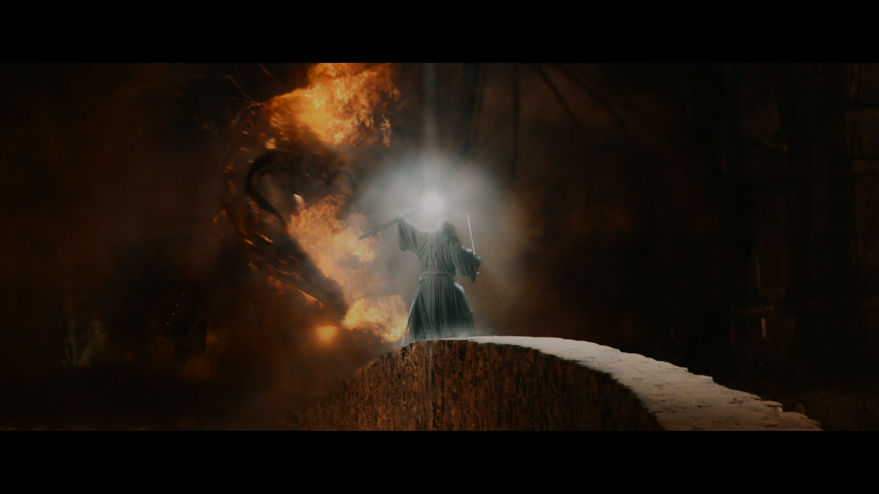 The Lord of the Rings- The Fellowship of the Ring (EXT.).mkv_snapshot_00.40.47_[2020.12.05_22.50.57]