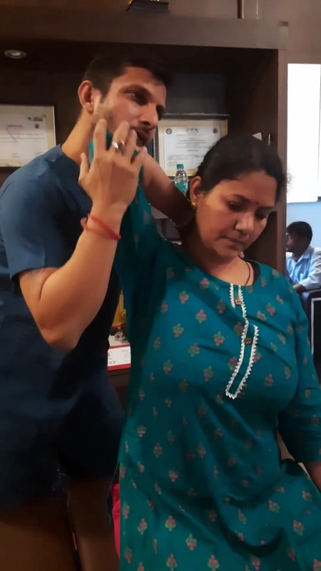 desi aunty hige boobs in tight green churidhar.mp4_snapshot_00.15.486