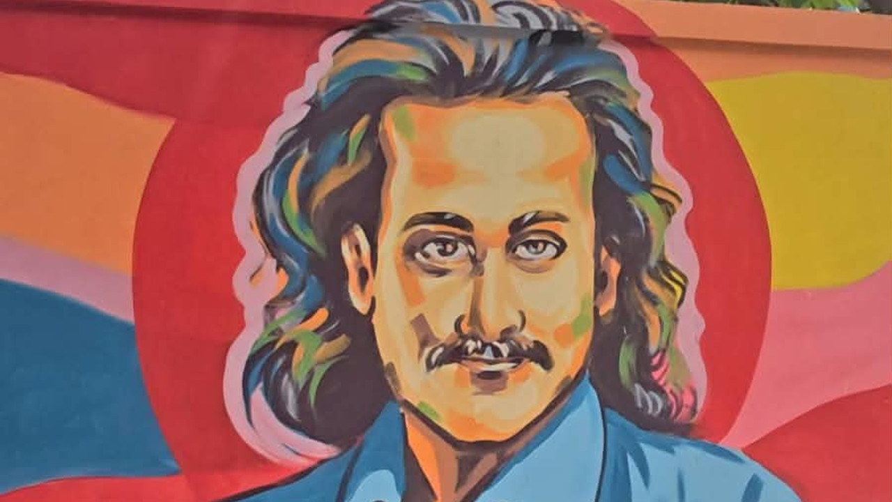 ‘প্রশ্নের মুখে সঞ্জীব চৌধুরীর প্রতিকৃতি মুছে ফেলা হয়েছে, পরে অন্য দেয়ালে আঁকা হবে’