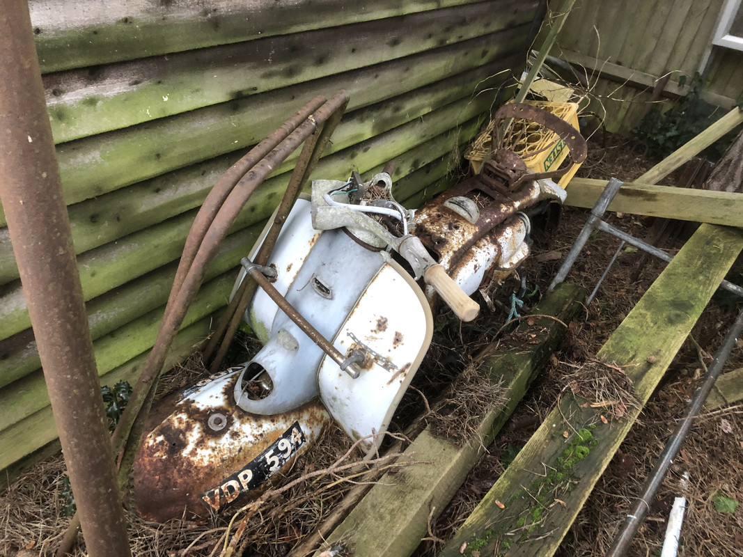 1479CF7A-95DD-4D40-8D77-700BC9ADA43D