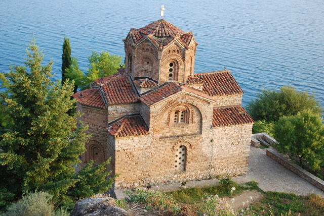 1200px-St-John-Kaneo-Ohrid-001.jpg