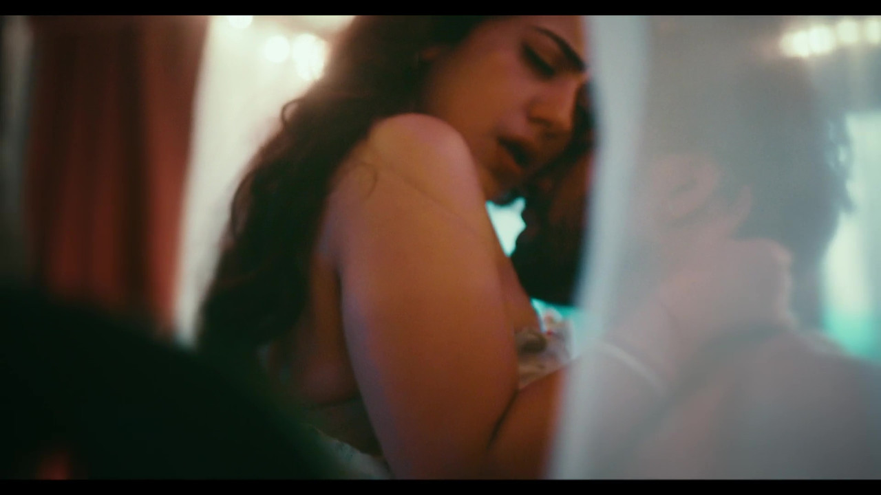 [Image: vlcsnap-2025-04-16-23h11m31s293.jpg]