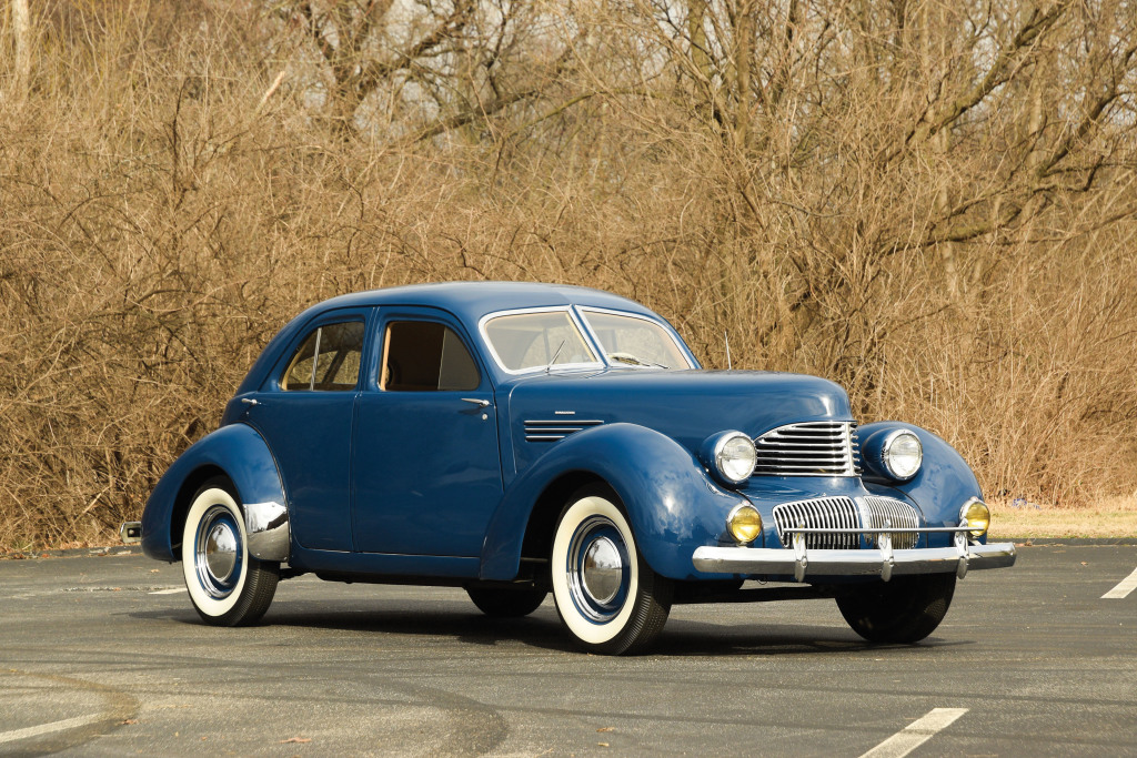 Graham_Hollywood_Sedan_04