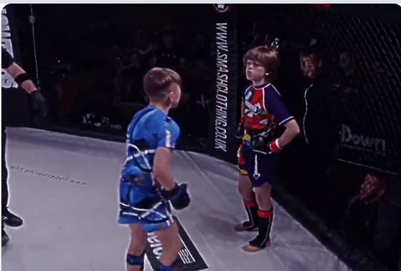 UFC боец критикува лига, която уреди ММА битка между деца