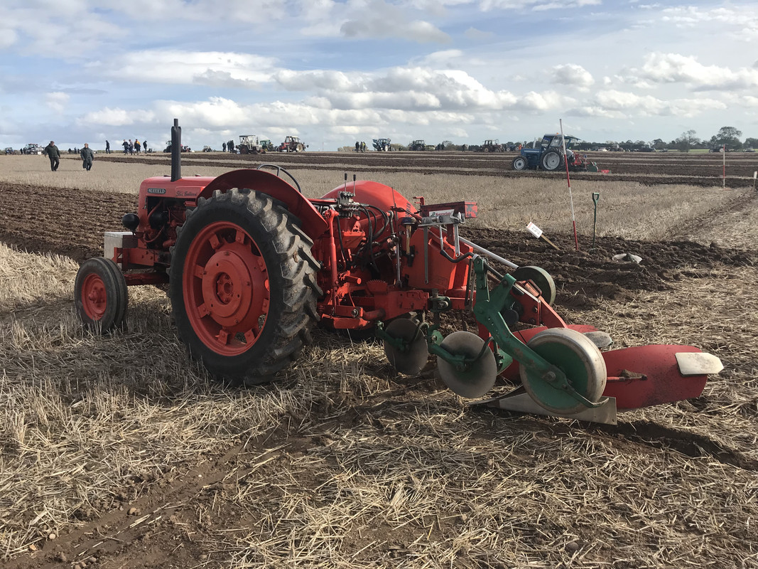 21C60C5D-87F0-4D35-92DC-7F9E02A56EAD