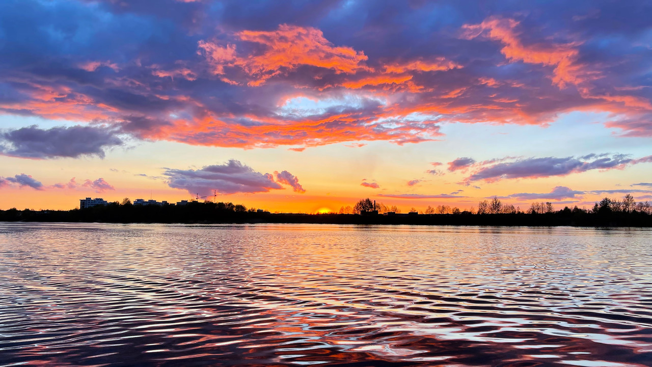 1 мая. Закат на Волге