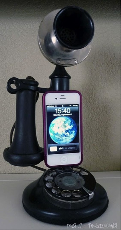 blacknwhitevintageiphone.jpg