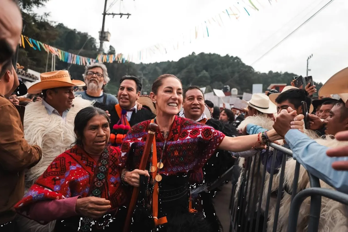 Sheinbaum se reúne con indígenas tzeltales en Tenejapa, Chiapas