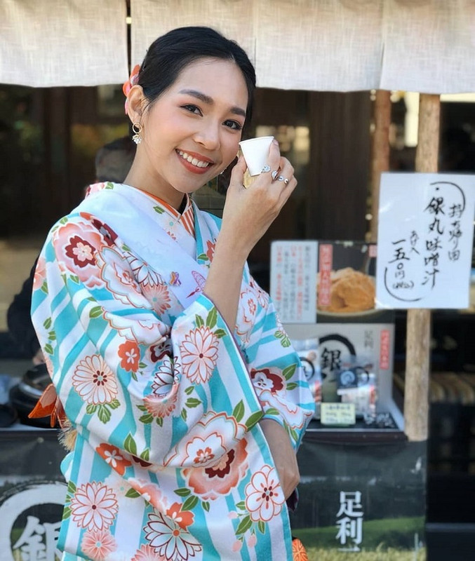 Mencicipi minuman Jepang