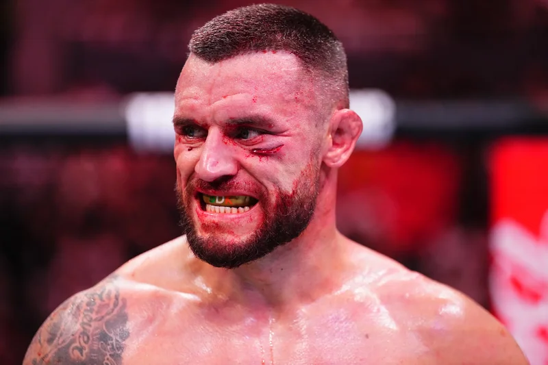 Кайфър Кросби призова UFC да го освободят