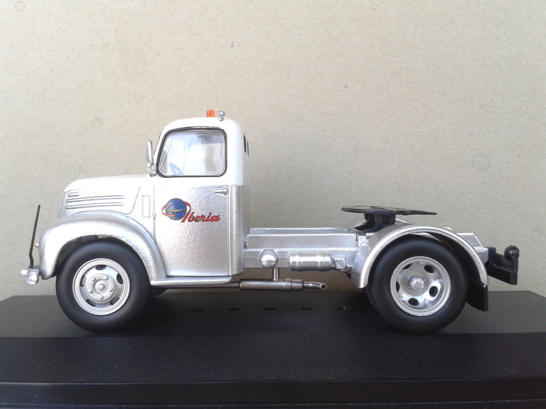 1962 Ebro B-45 “Transporte de Pasajeros – Iberia” (Ixo-Altaya) (10)