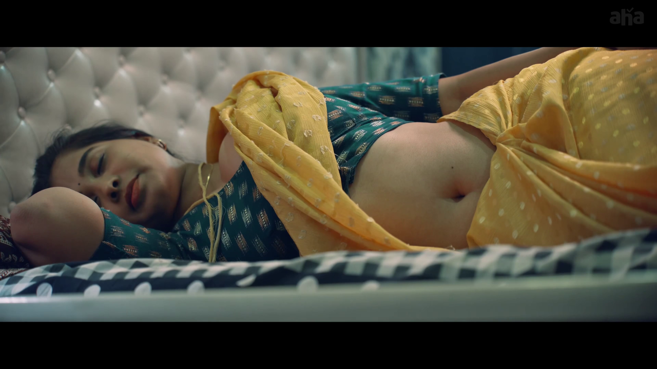 Viral Photos of Aryan Ippili Hot Navel Moment in Mukhya Gamanika