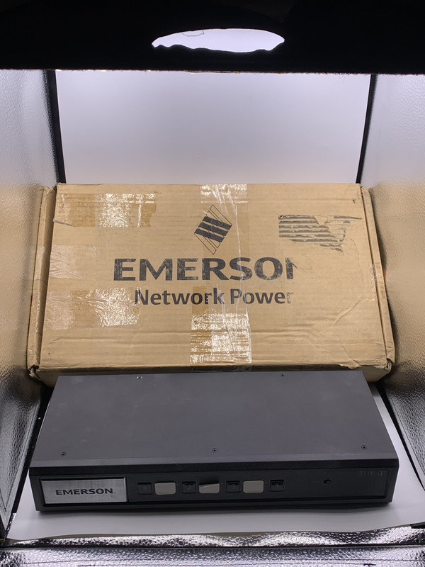 EMERSON SC945 CYBEX SECURE DESKTOP KVM SWITCH 520-958-501 EMERSON SC945 CYBEX SECURE DESKTOP KVM SWITCH 520-958-501