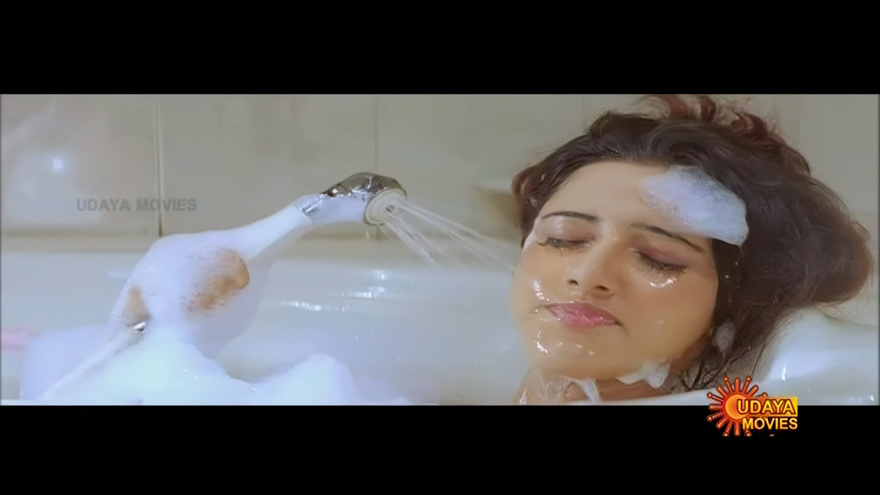 Durga Shetty Hot Song 1 SDTV Enhance.mp4_20240707_203231.582