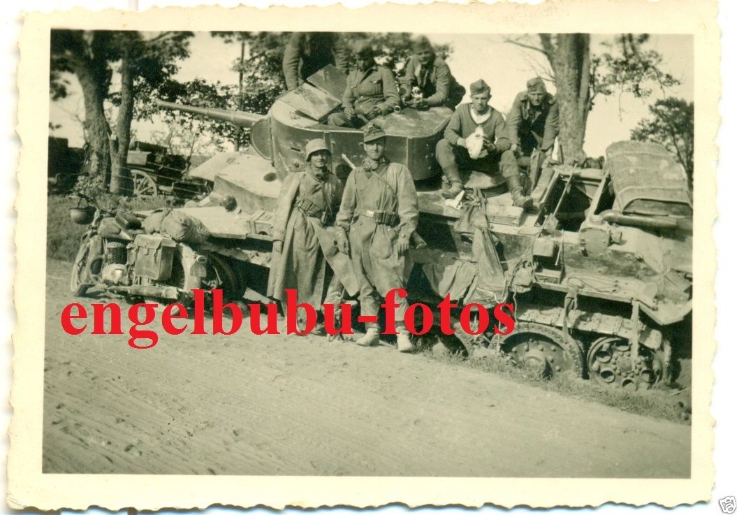 PANZER - Russ. Panzer in LITAUEN  USNEMAI (26.6.