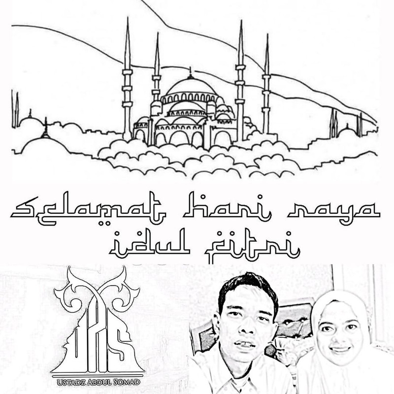 Unggahan Ustaz Abdul bersama istri di momen Idul Fitri