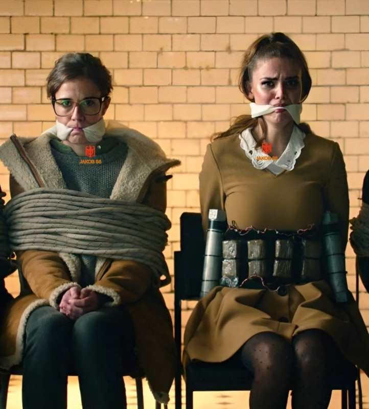 Lisa Tomaschewsky, Anne Schafer - Hot Dog 2018