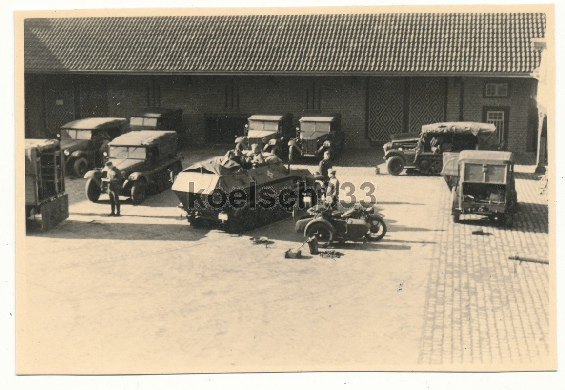 Foto Panzer Halbketten Krad LKW´s Schützenpanzer