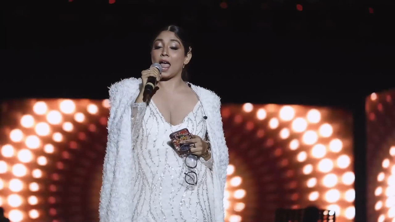 Abhaya Hiranmayi Big Boobs and Cleavage shaking.mp4_snapshot_02.05.524