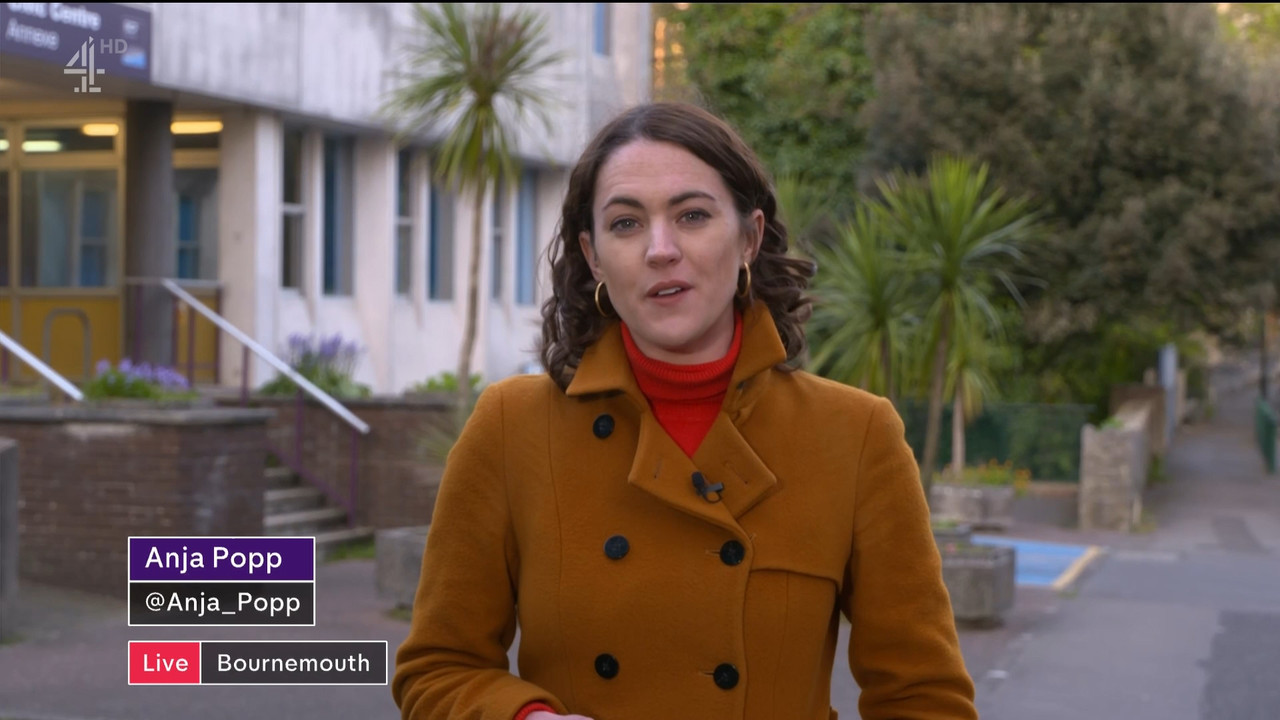 Channel 4 News_20220427_19002000.ts_snapshot_00.45.00.726