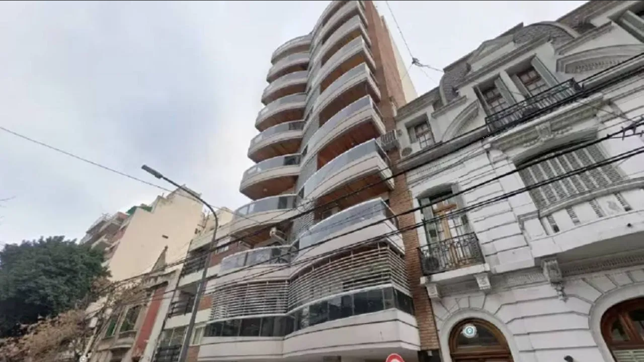 Hombre se lanza de quinto piso para evitar detención por violencia familiar