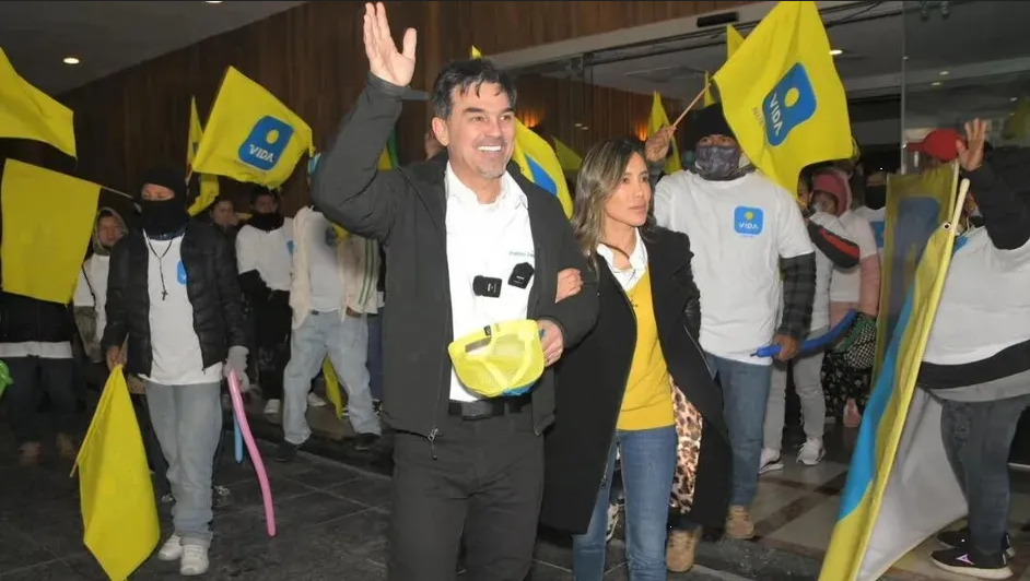 Pato Zambrano se registra para la alcaldía de Monterrey