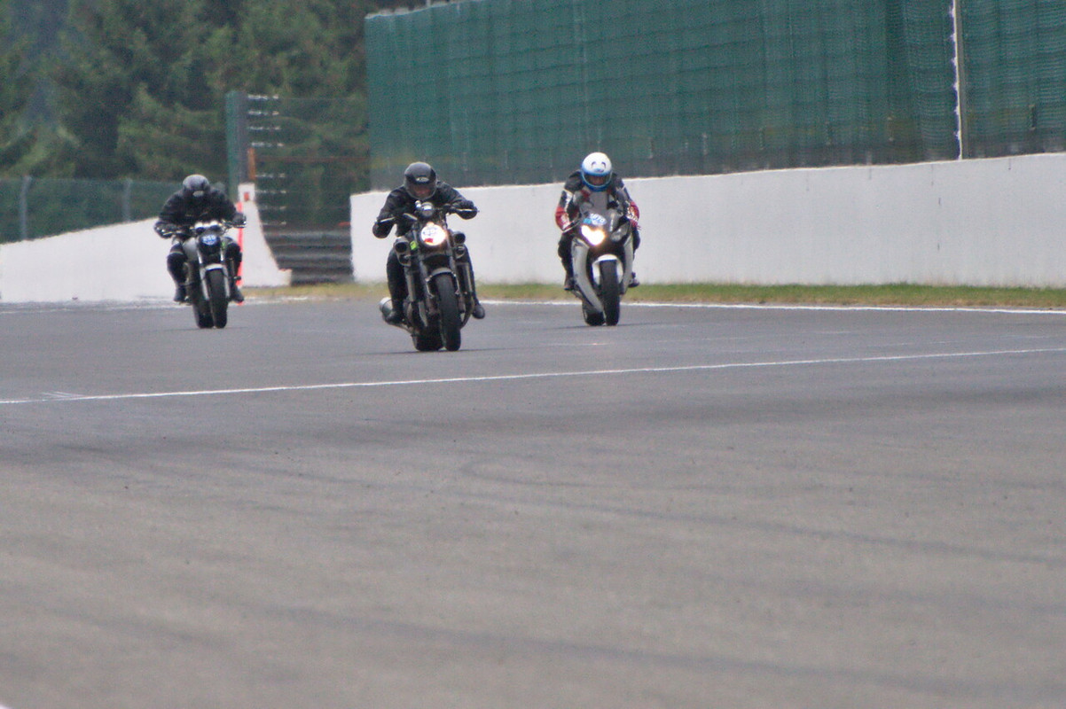 Une journée de roulage à SPA FRANCORCHAMPS - Page 2 R-DSC3106