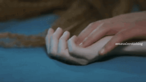 tumblr-13e7c7640382ecd9ecbedfb2596221f6-f1ba7989-500.gif