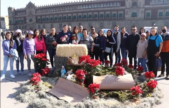 Panistas defienden libertad religiosa; colocan nacimiento en el Zócalo