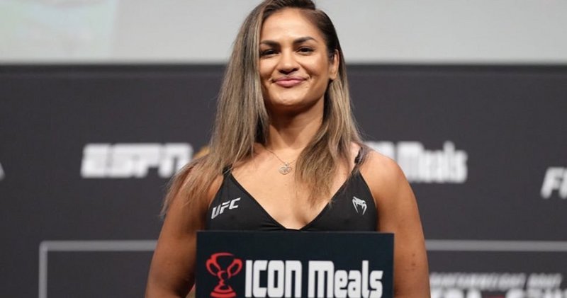 UFC се разделиха със Синтия Калвило