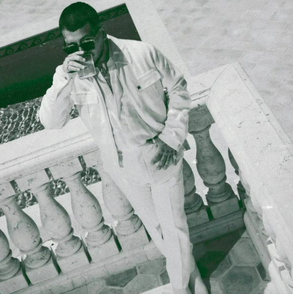 Así de espectacular y lujosa luce la mansión de Christian Nodal