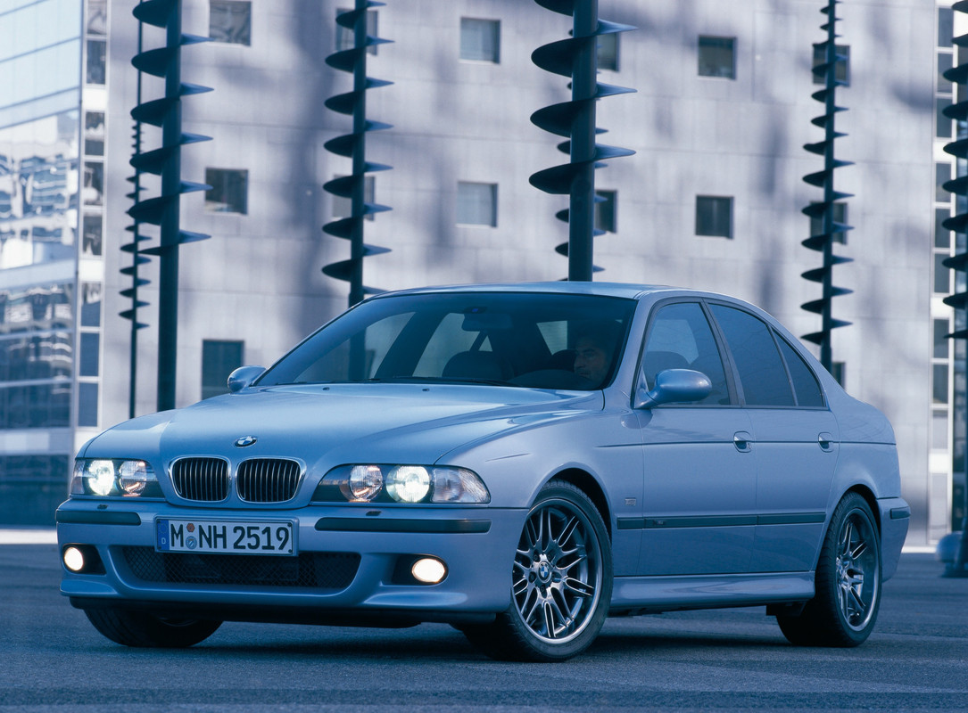P90053041_highRes_bmw-m5-e39-10-2009