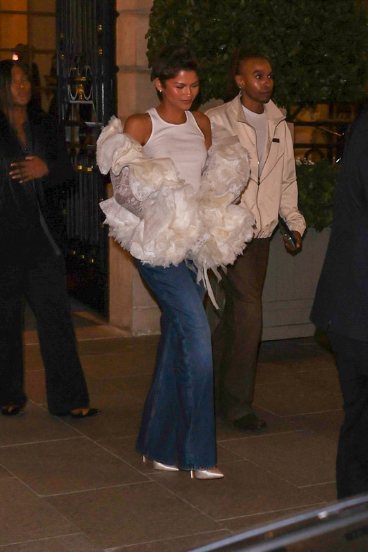Zendaya Braless White Top Paris381