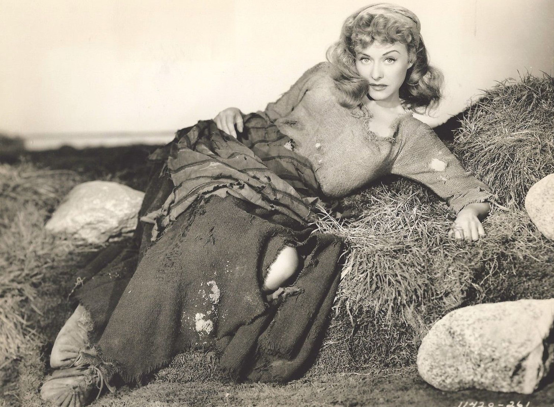 paulette_goddard_mc20