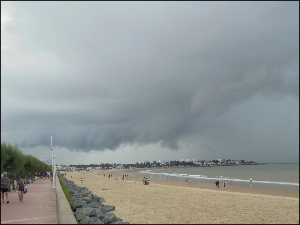Royan-170820-beach-weather (3)