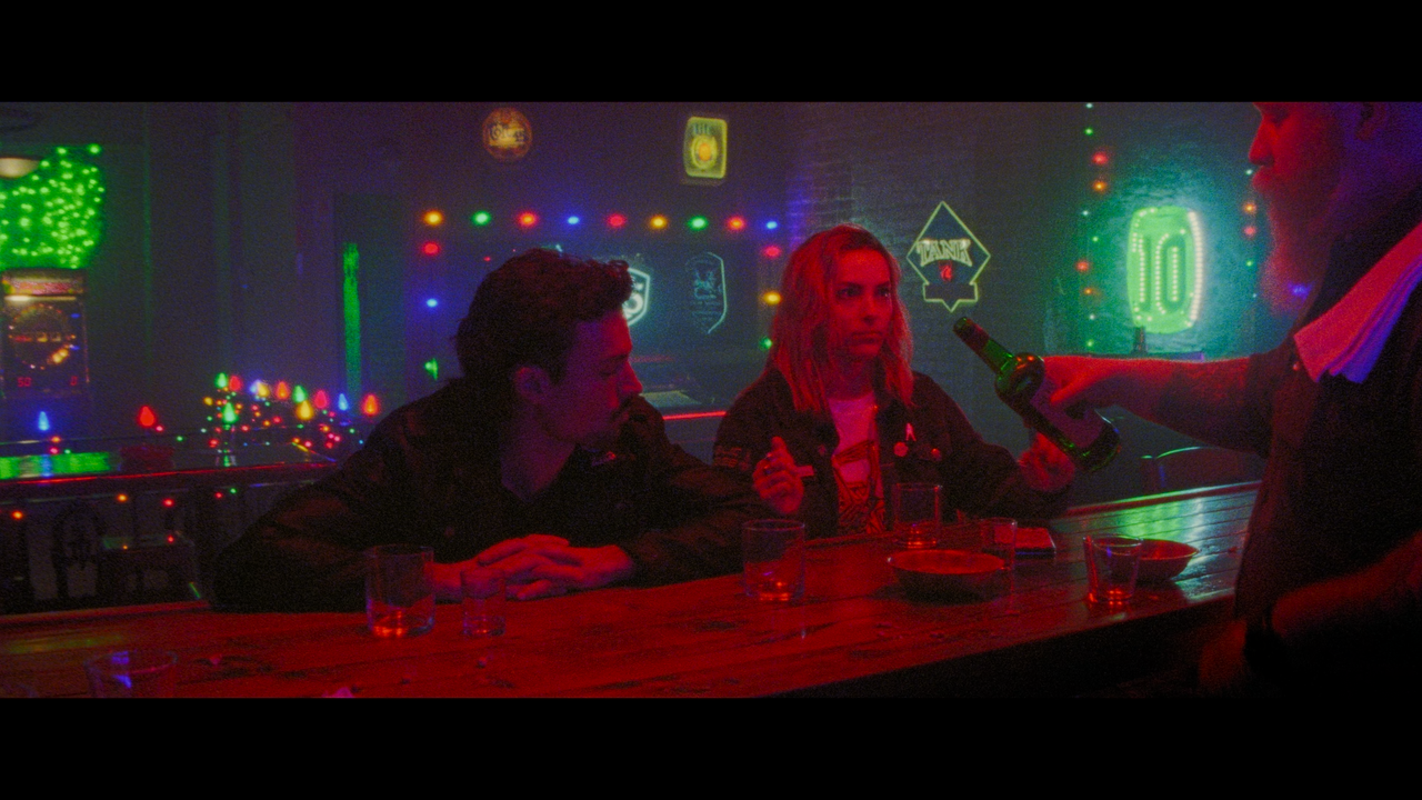 Christmas.Bloody.Christmas.2022.2160p.BDREMUX.HEVC.HDR-Нечипорук.mkv_snapshot_00.15.40.458