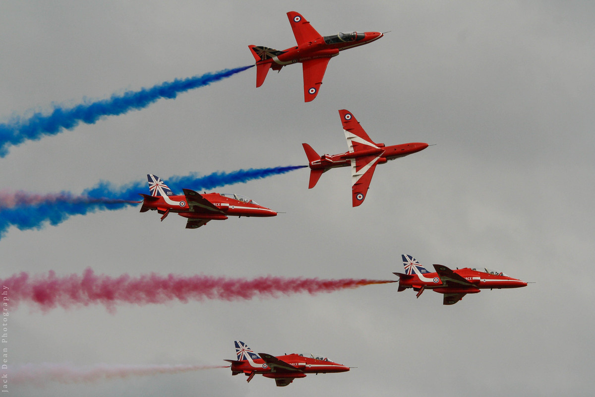 redarrowmultismoke.jpg