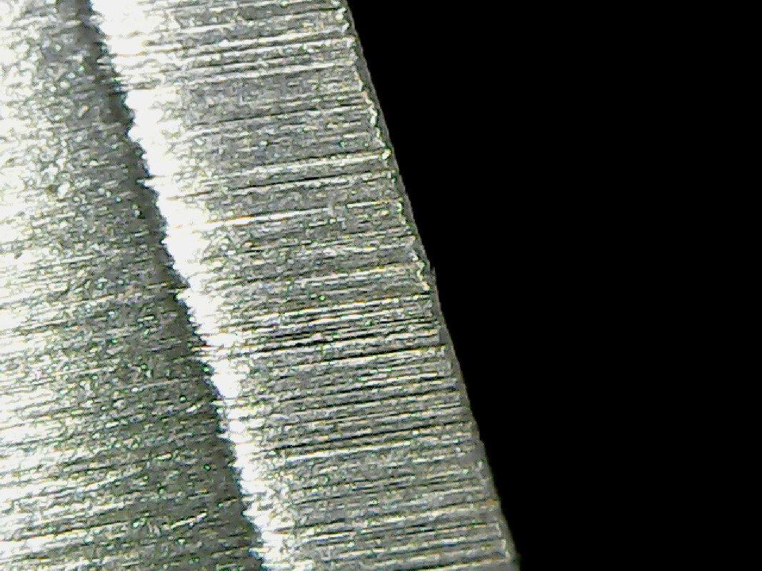 Edge - Spyderco Military S90V - 10