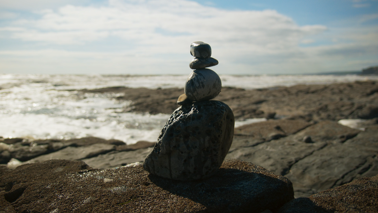 Britannia S01E01 2160p Amazon WEBRip DTS-HD MA 5.1 x264-TrollUHD