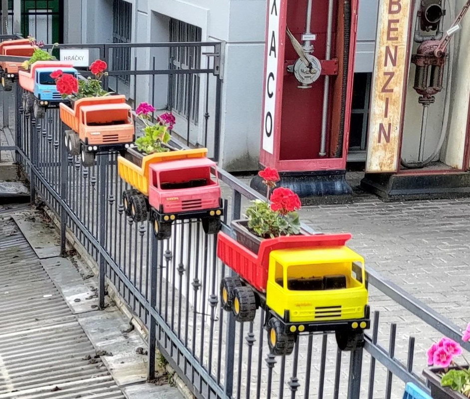 355873370_1307384700190953_1160223923988677034_n