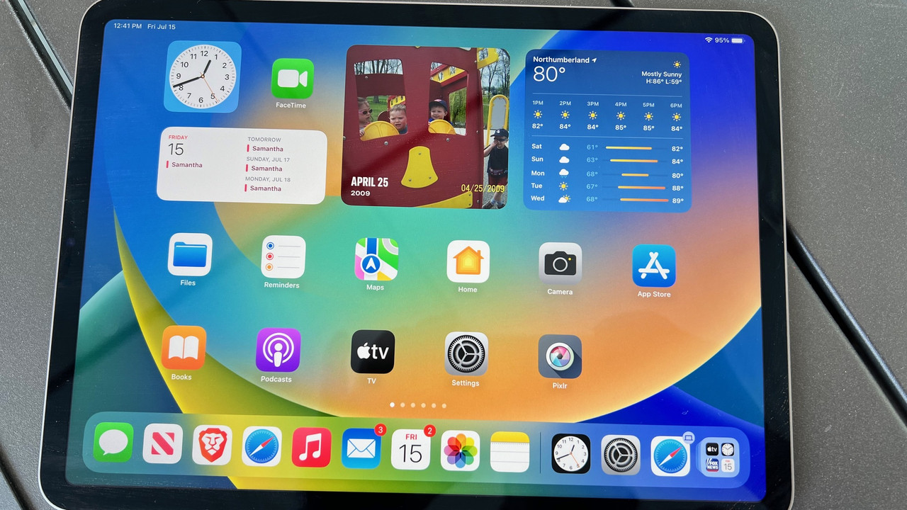 Optimize Dock and Multitasking Features