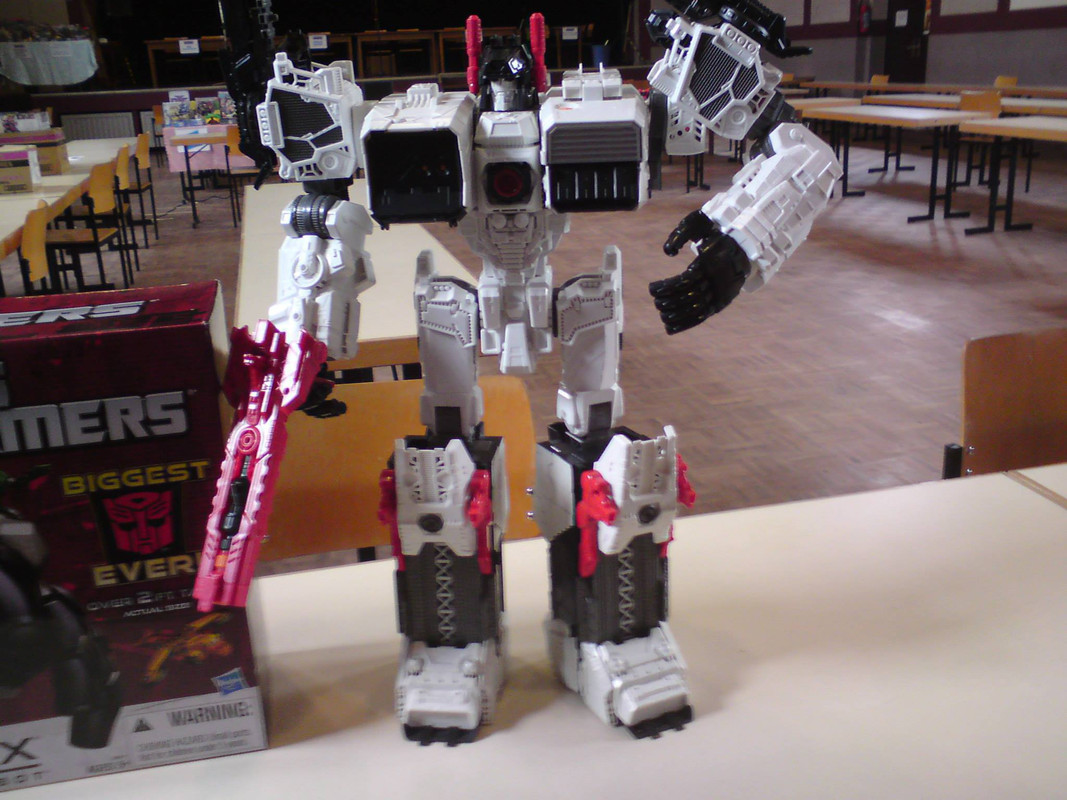 977228_525524007515941_1711584734_o