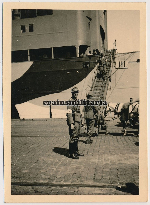 Orig. Foto Verladung Gebirgsjäger Schiff m. Tarn