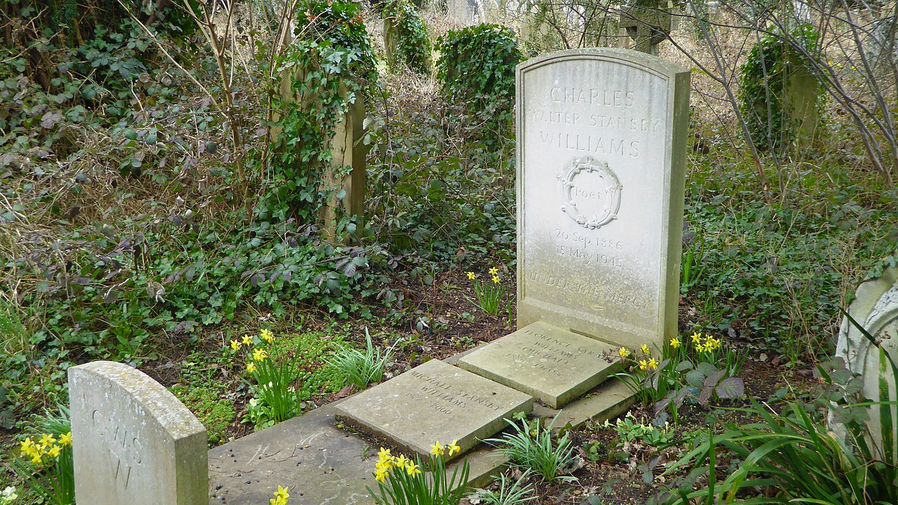 1280px-Grave-of-Charles-Williams-at-Holywell