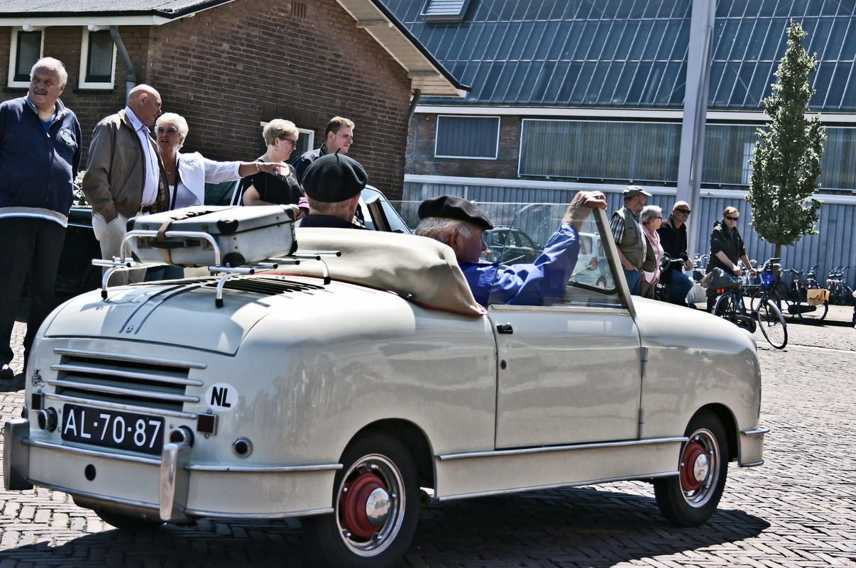white-rovin-3cv-1952.jpg
