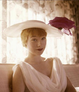 Shirley-Mac-Laine-d27