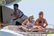 perrie-edwards-alex-oxlade-chamberlain-august-2020-11