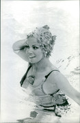 claudine-auger-mb51