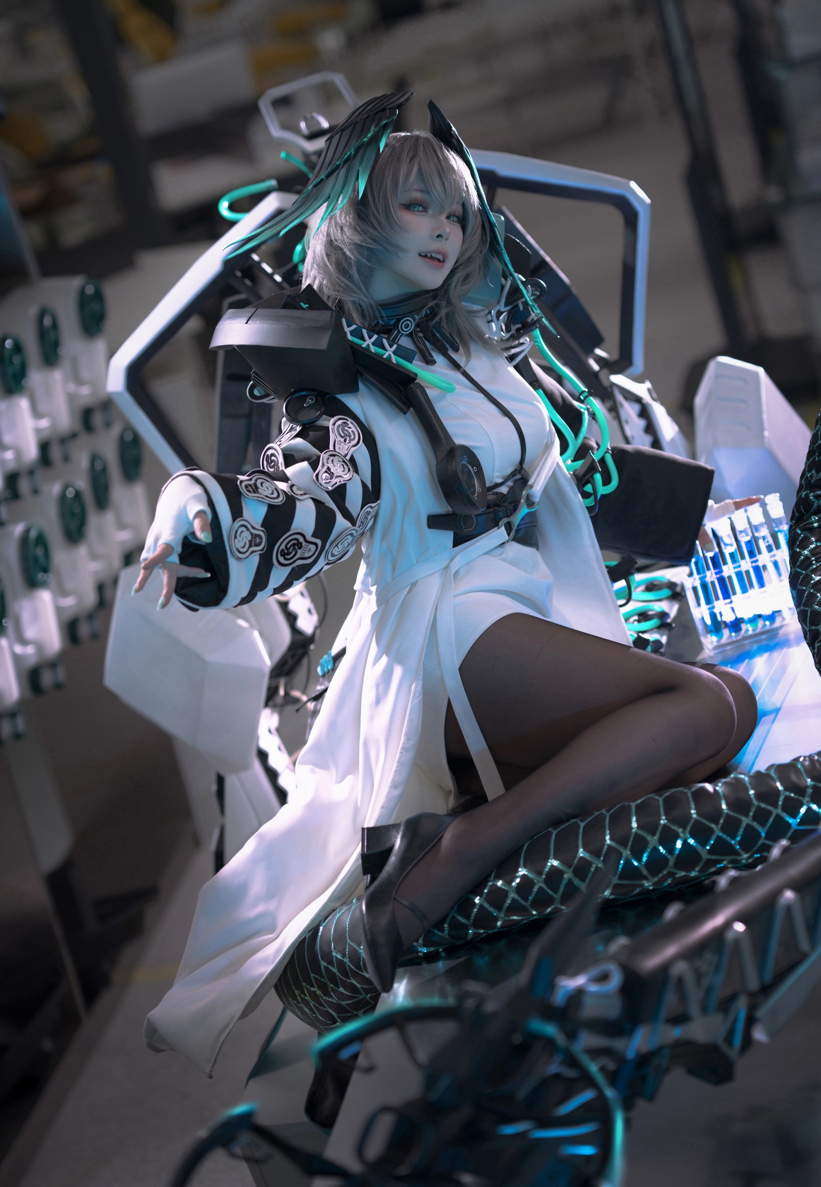 w百合欧皇子w 霍尔海雅写真集 – 二次元角色COS 高清图 [18P-193MB]